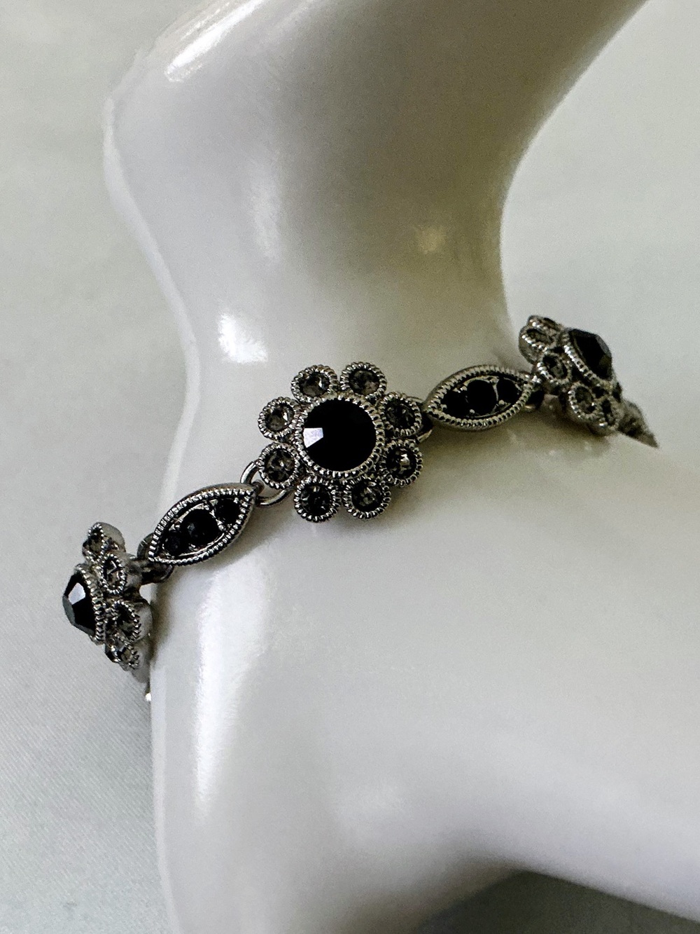 Vintage MONET Black Crystal Floral Link Bracelet